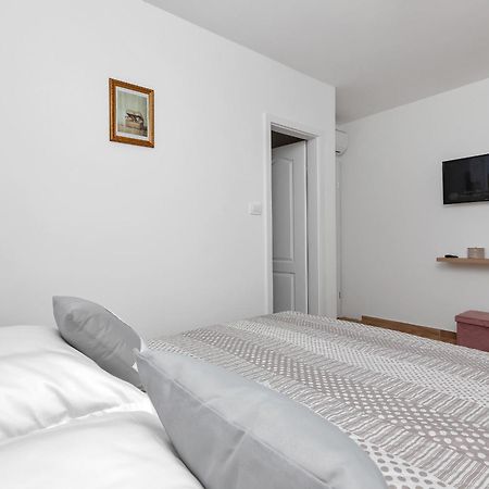 Holiday Home Danica Ozici エクステリア 写真