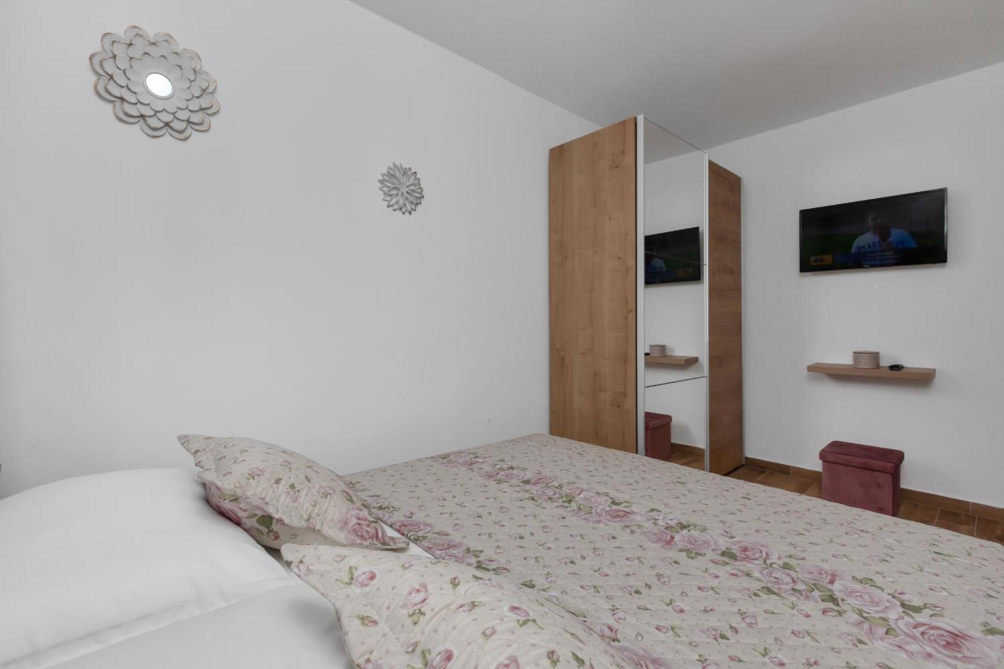 Holiday Home Danica Ozici エクステリア 写真